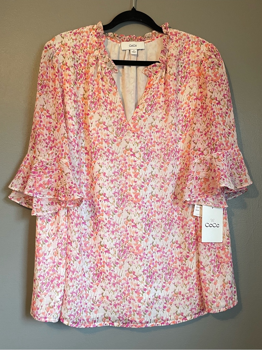 NWT CeCe Sz 2X Womens White Floral Peach Coral V-neck Blouse Top Shirt Ret $69!